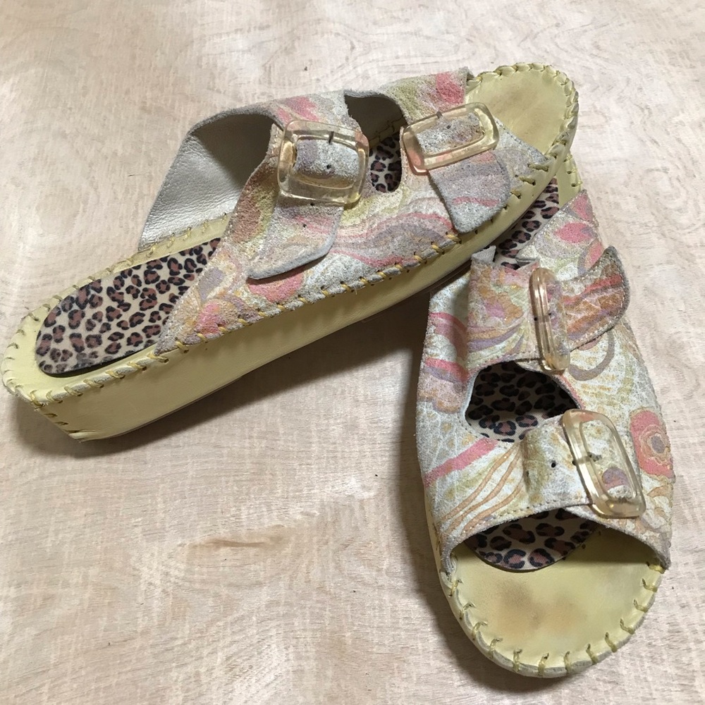 La Plume Leather Floral Print Sandals Size 39